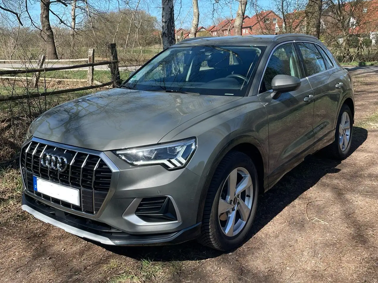 Q3Q3 35 TFSI S tronic advanced