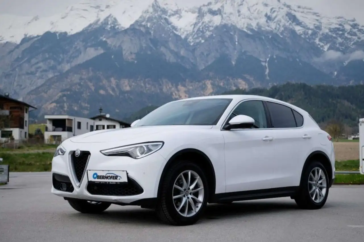 Stelvio2.0 GME 280HP ATX AWD SUPER EURO 6D