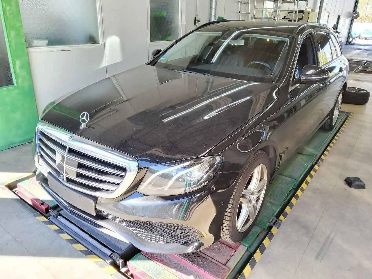E 350CDI T ACC 360° 1. Hand Leder ACC