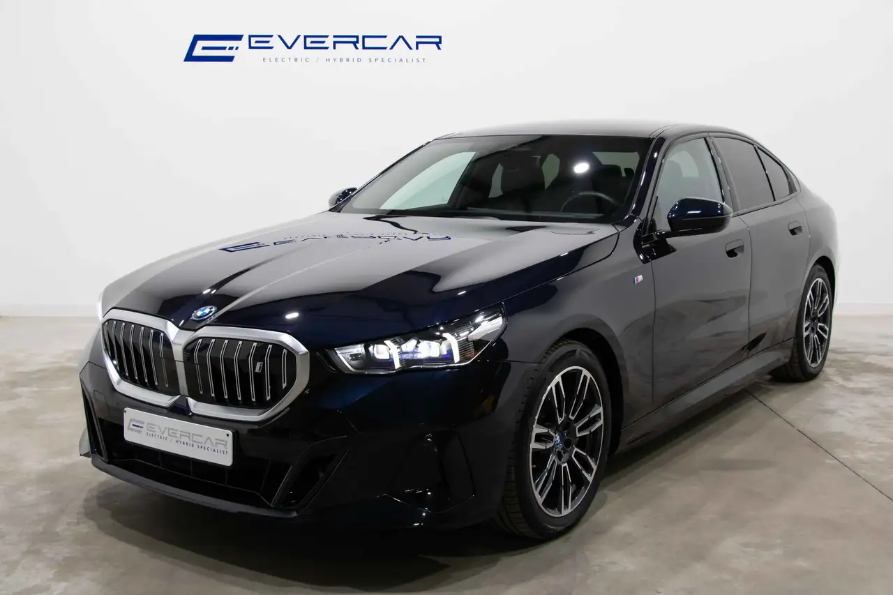 Купить BMW i5 i540 M-SPORT ***PANO*VENTILATED SEATS*PRO PACK*** по цене от  7 543 265 рублей - Carhao.market