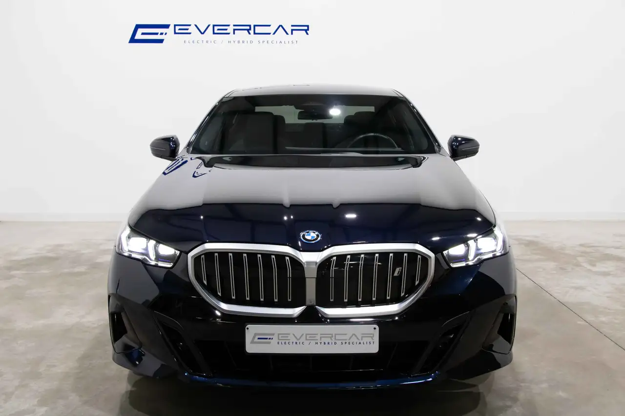 Купить BMW i5 i540 M-SPORT ***PANO*VENTILATED SEATS*PRO PACK*** по цене от  7 543 265 рублей - Carhao.market