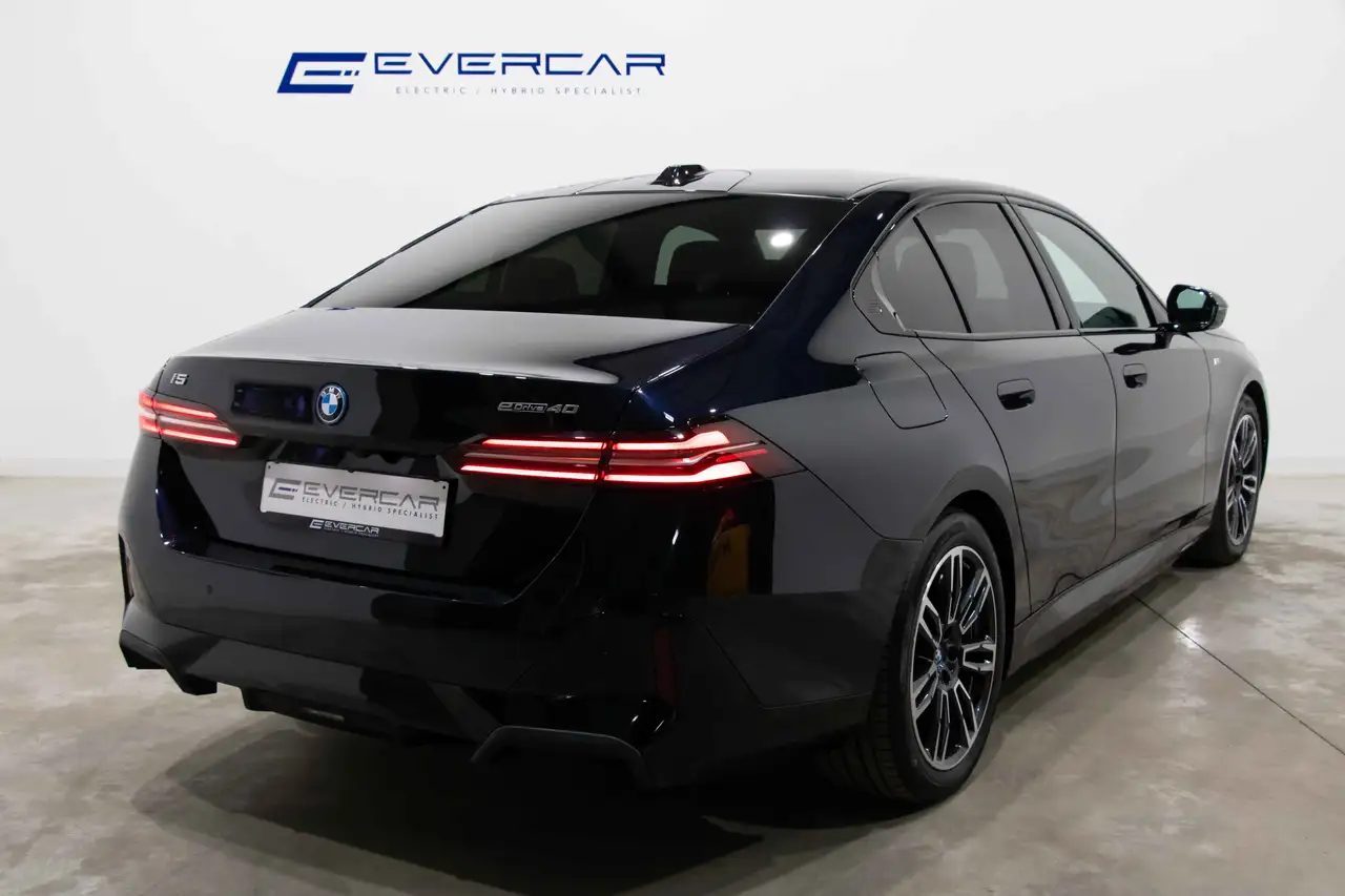 Купить BMW i5 i540 M-SPORT ***PANO*VENTILATED SEATS*PRO PACK*** по цене от  7 543 265 рублей - Carhao.market