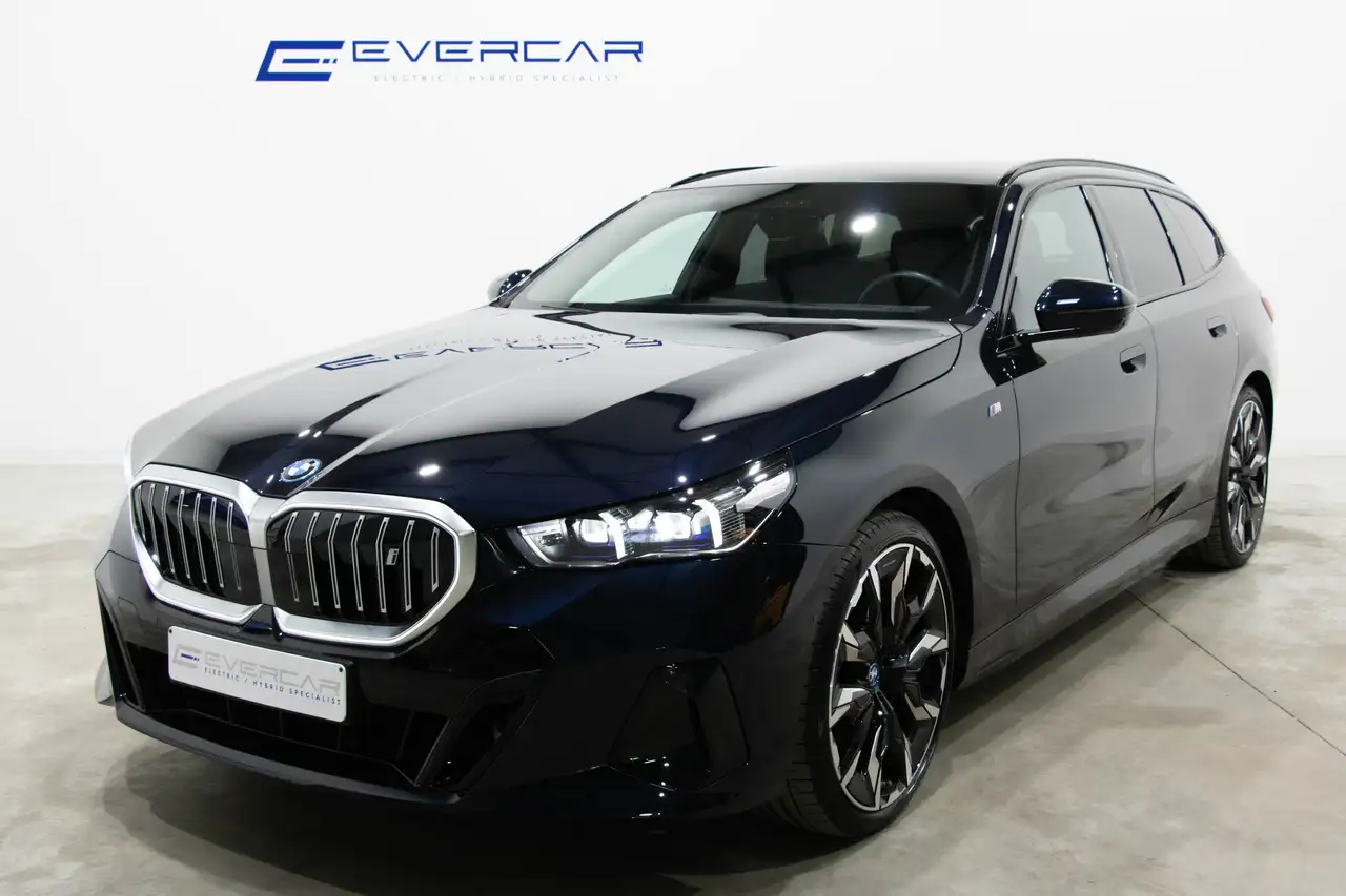 i540 Touring M-SPORT ***PANO*VENTILATED SEATS***