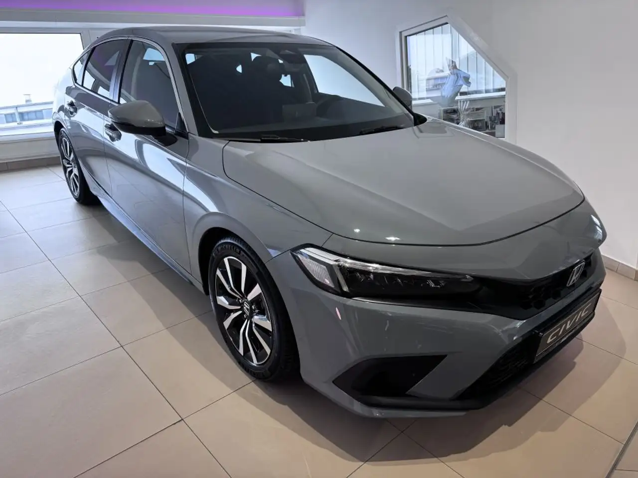 Civice:HEV 2.0 i-MMD Hybrid Elegance (FE)