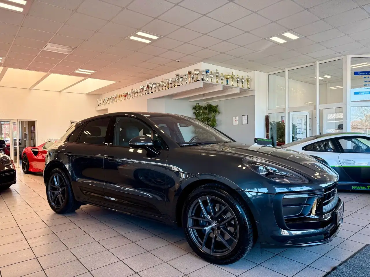 MacanT Burmester/ACC/Panorama/Keyless/APPROVED