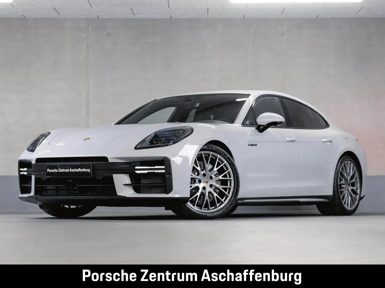 Panamera4 E-Hybrid Sport Design Paket Sportabgasanlage