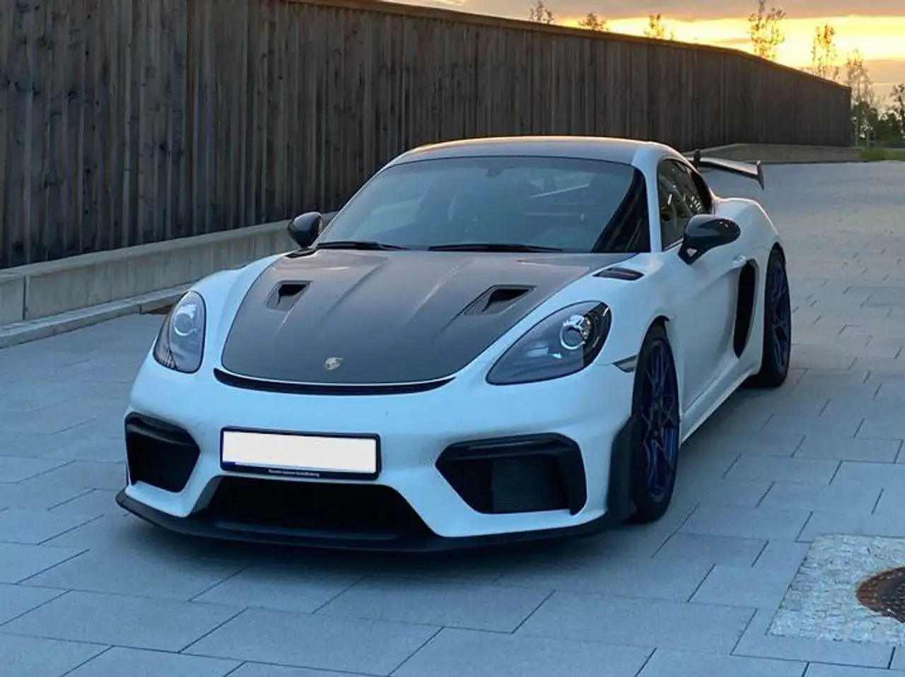 718718 Cayman GT4 RS
