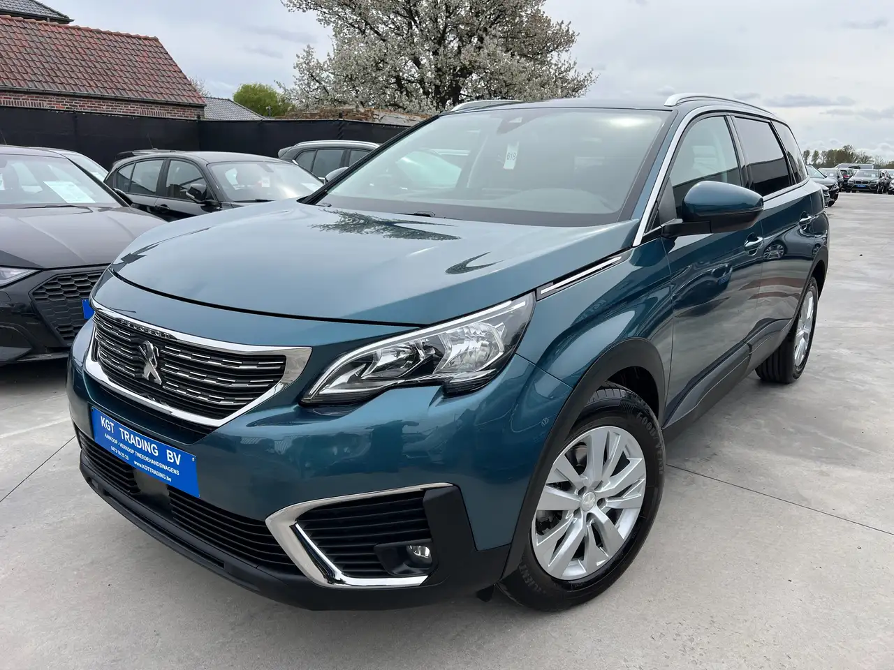 50081.2i PURETECH NAVIGATIE CAMERA CARPLAY PDC TREKHAK