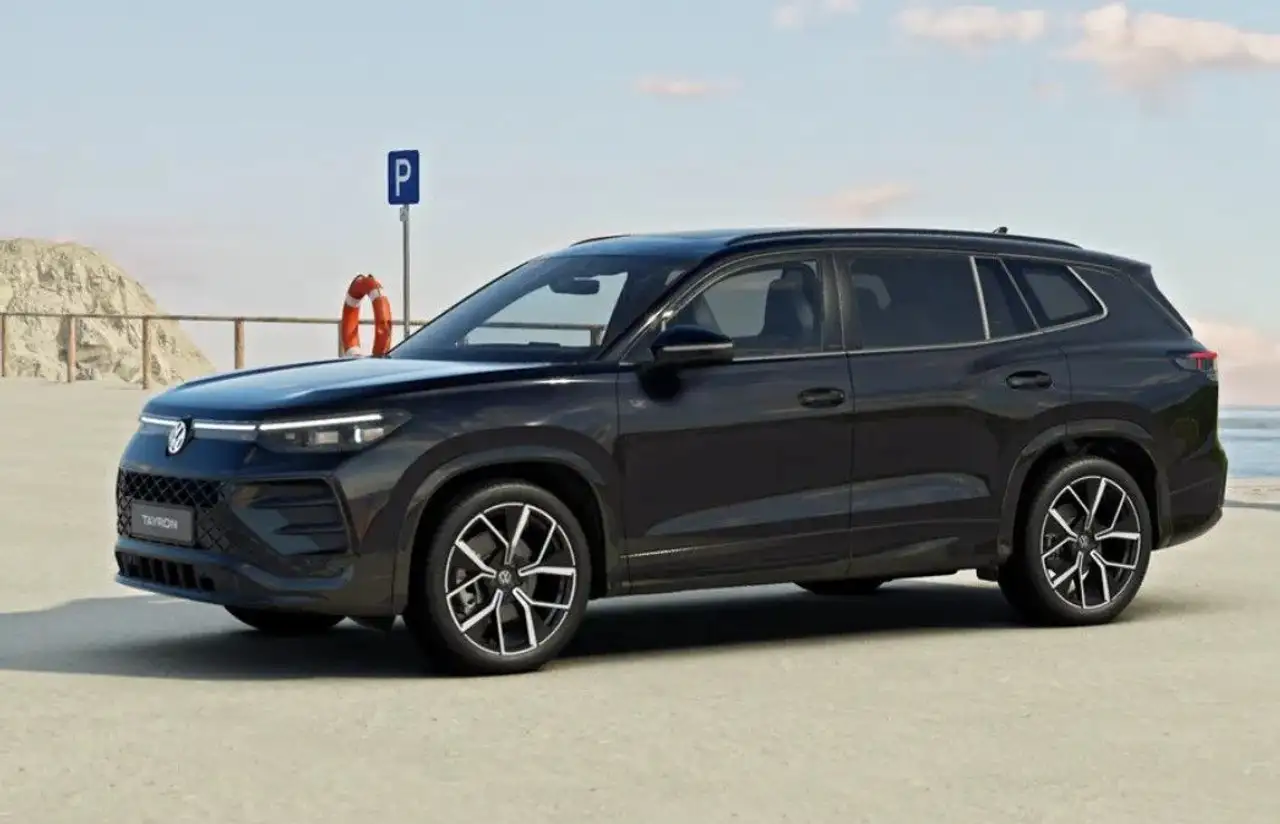 TayronTAYRON 2.0TDI 4MOTION R LINE 7 SITZER PANO AHK