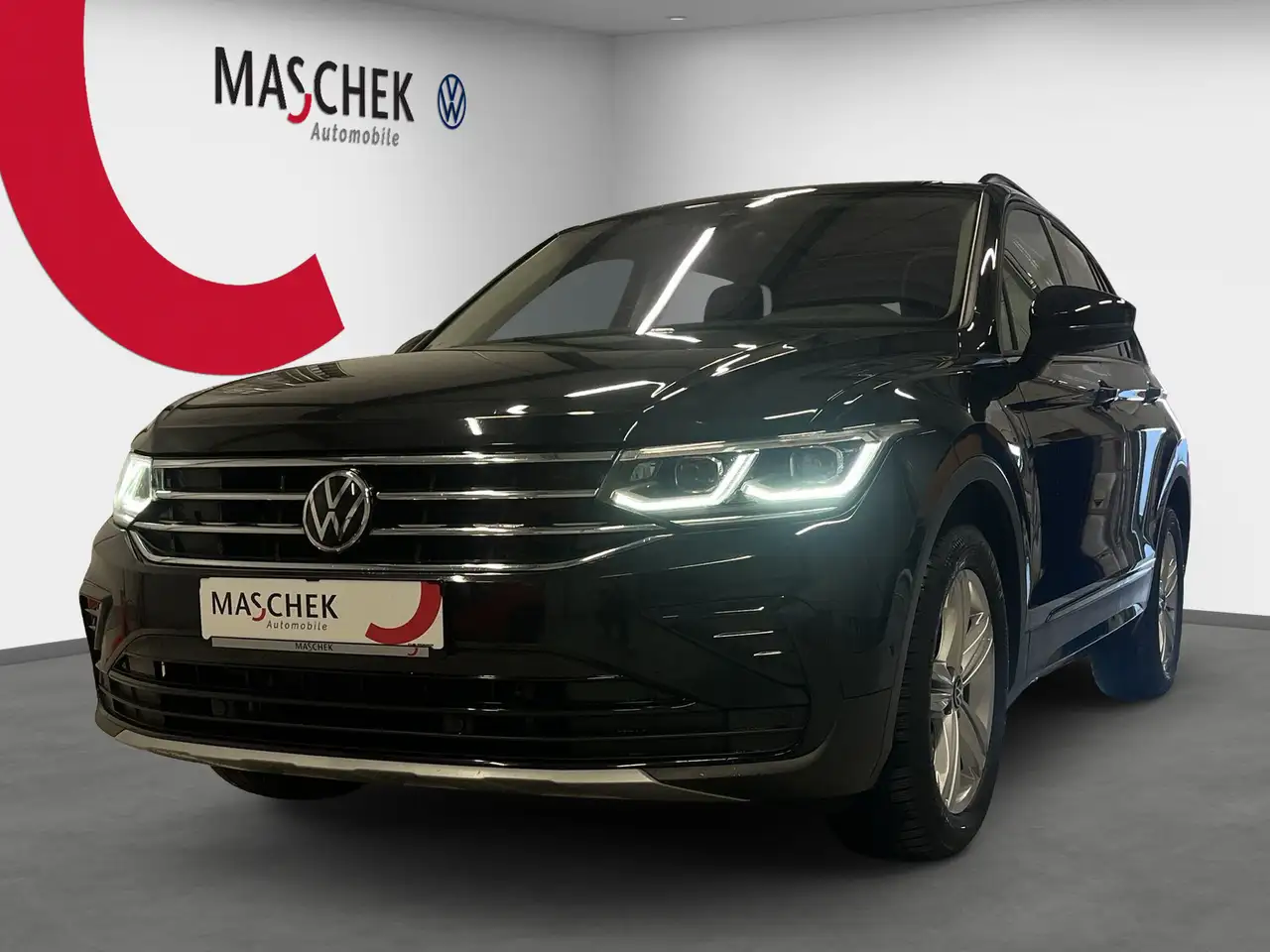 TiguanUrban Sport 2.0 TDI Matrix Pano HUD VC DAB RearVie
