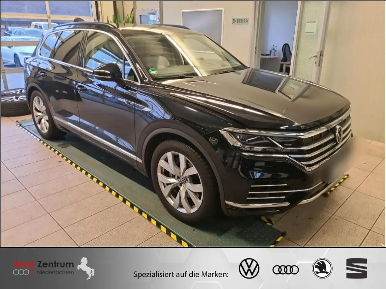 Touareg3.0 V6 TSI DYNAUDIO CarPlay Nachtsicht PANO*StandH