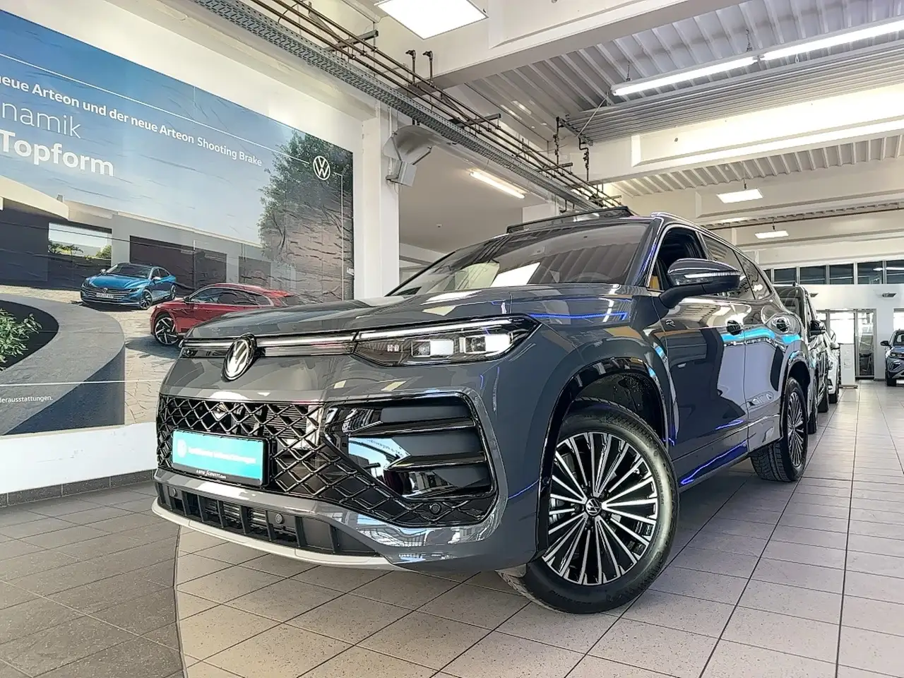 TayronR-Line 2.0 TDI DSG MATRIX LED+HUD+PANO