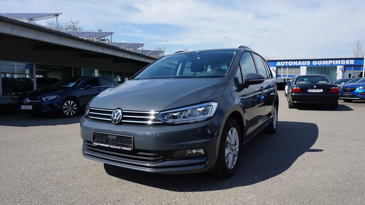 Touran1.5 TSI ACT OPF DSG Comfortline !! NAVI !! DAB !!