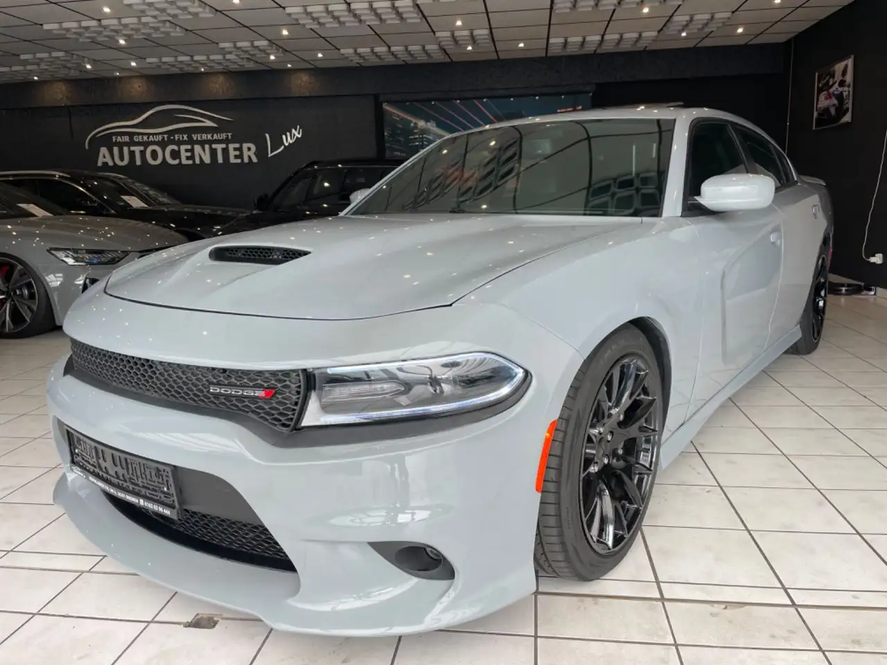 Charger5.7 V8 SRT HEMI Navi Harman LED