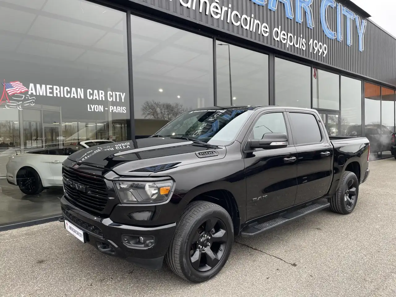 RAM1500 CREW CAB BIGHORN AIR