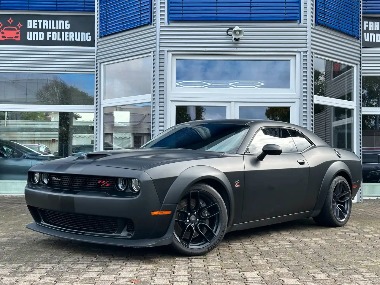 Challenger6,4 V8 R/T Scat Pack Matt Schwarz