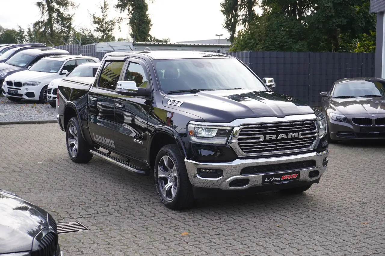 RAM5,7 Laramie  ~4x4~Leder~LED~AHK~