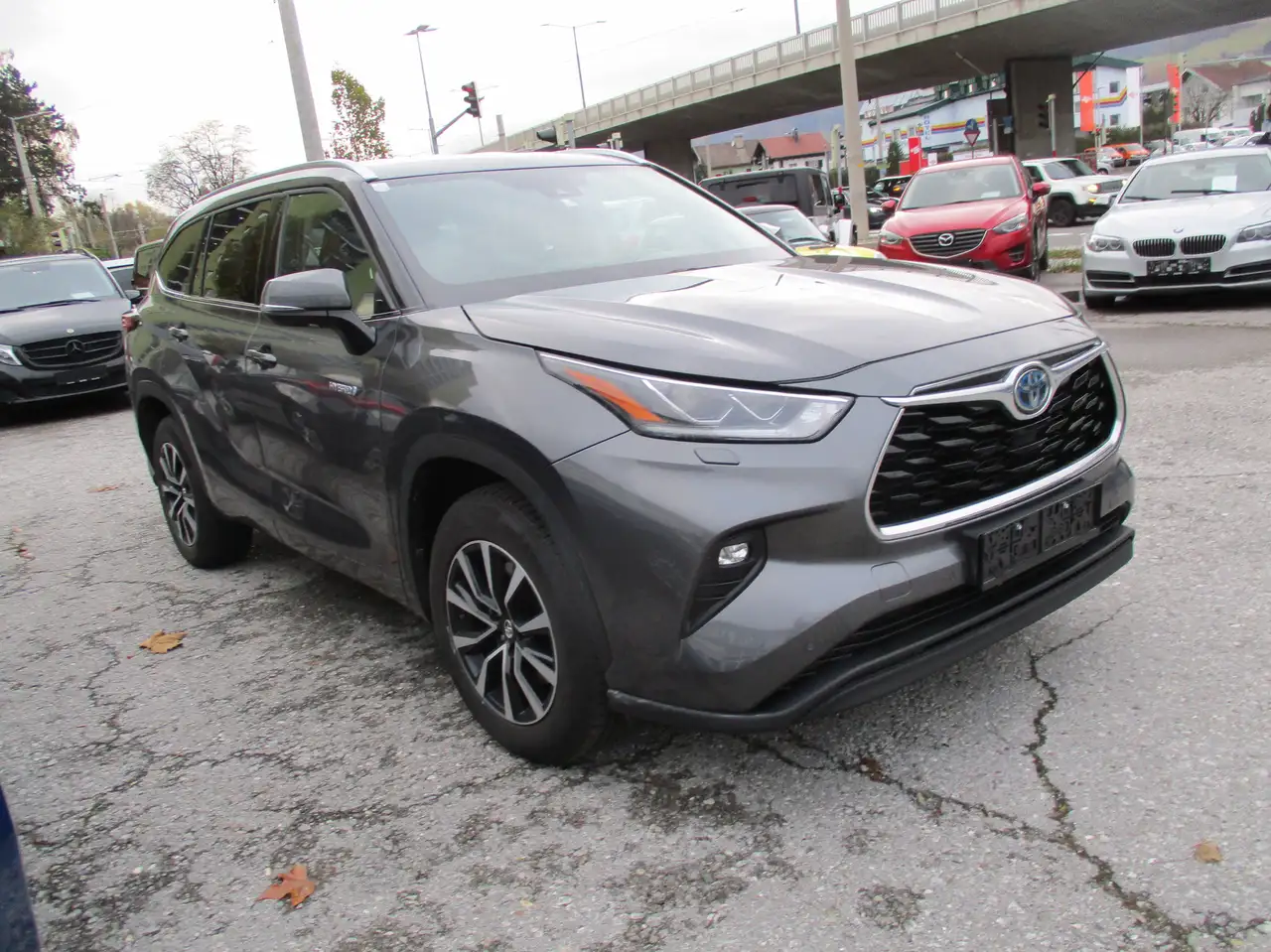 Highlander2,5 Hybrid AWD "7-SITZER"