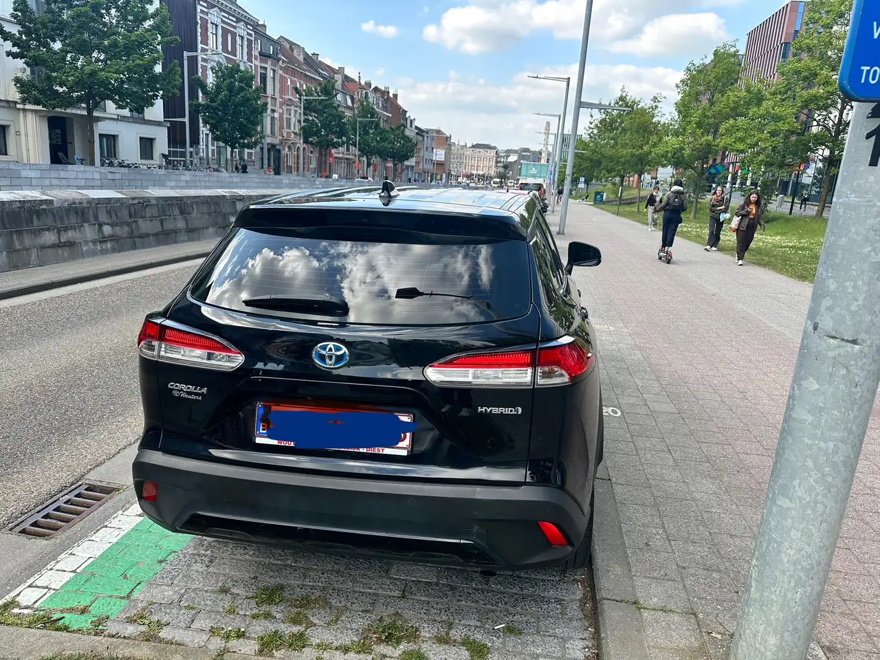 Corolla CrossHybrid 2.0 VVT-i 4x4 Team Deutschland