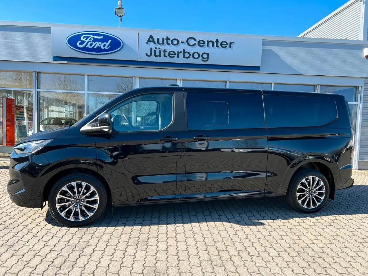 Tourneo CustomBus 320 L2 Tourneo Titanium X FWD