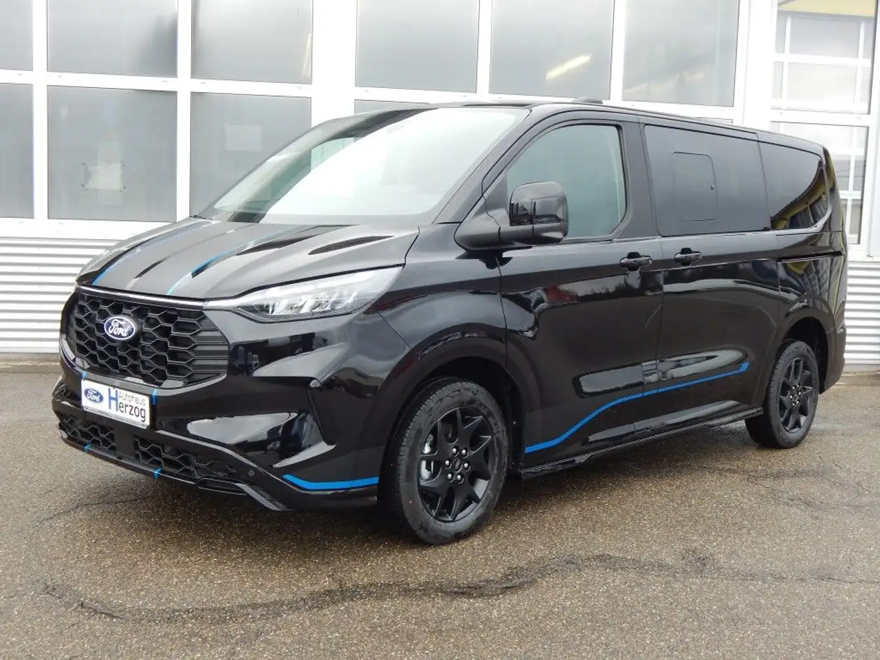 Tourneo Custom320 L1H1 4x4 Autm. Sport