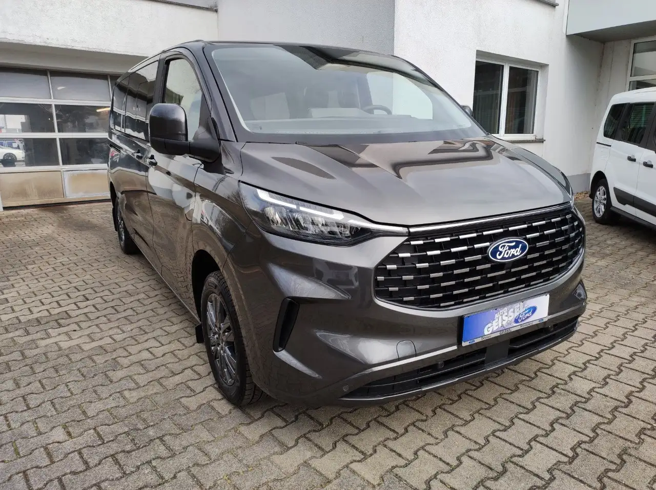 Tourneo Custom320 L2 Titanium AHK LED Navi DAB