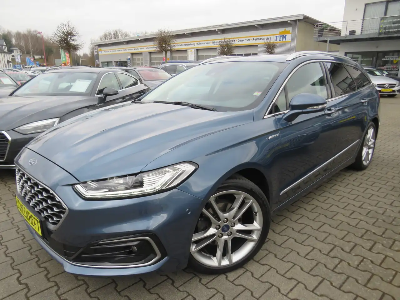MondeoTurnier Vignale 2.0TDCI *LEDER *AHK *PANO *KAMERA