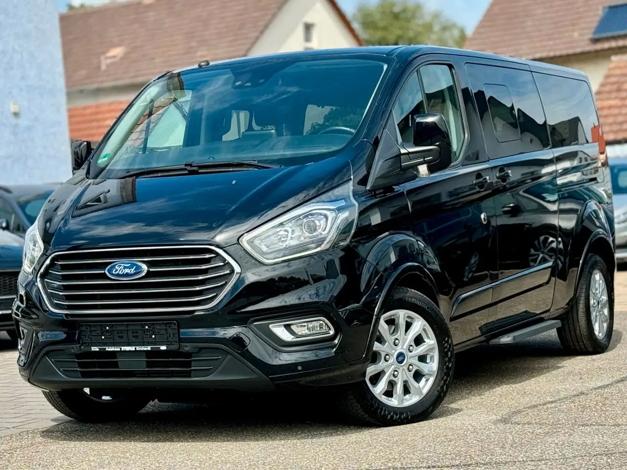Tourneo CustomKombi L2H1 Titanium NAVI|8-Sitzer