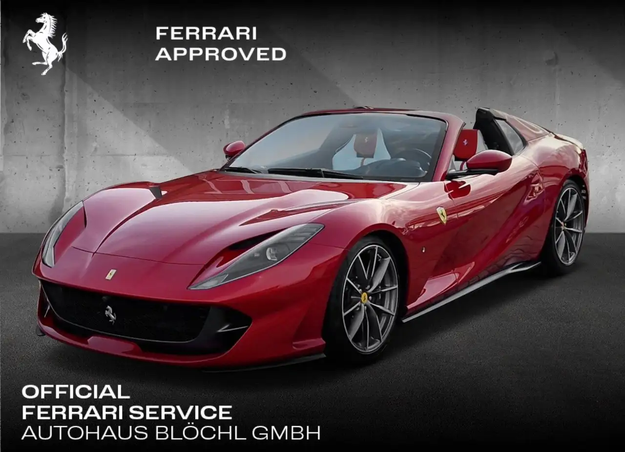 812GTS*Atelier*Lift*Surround View*rosso fuoco
