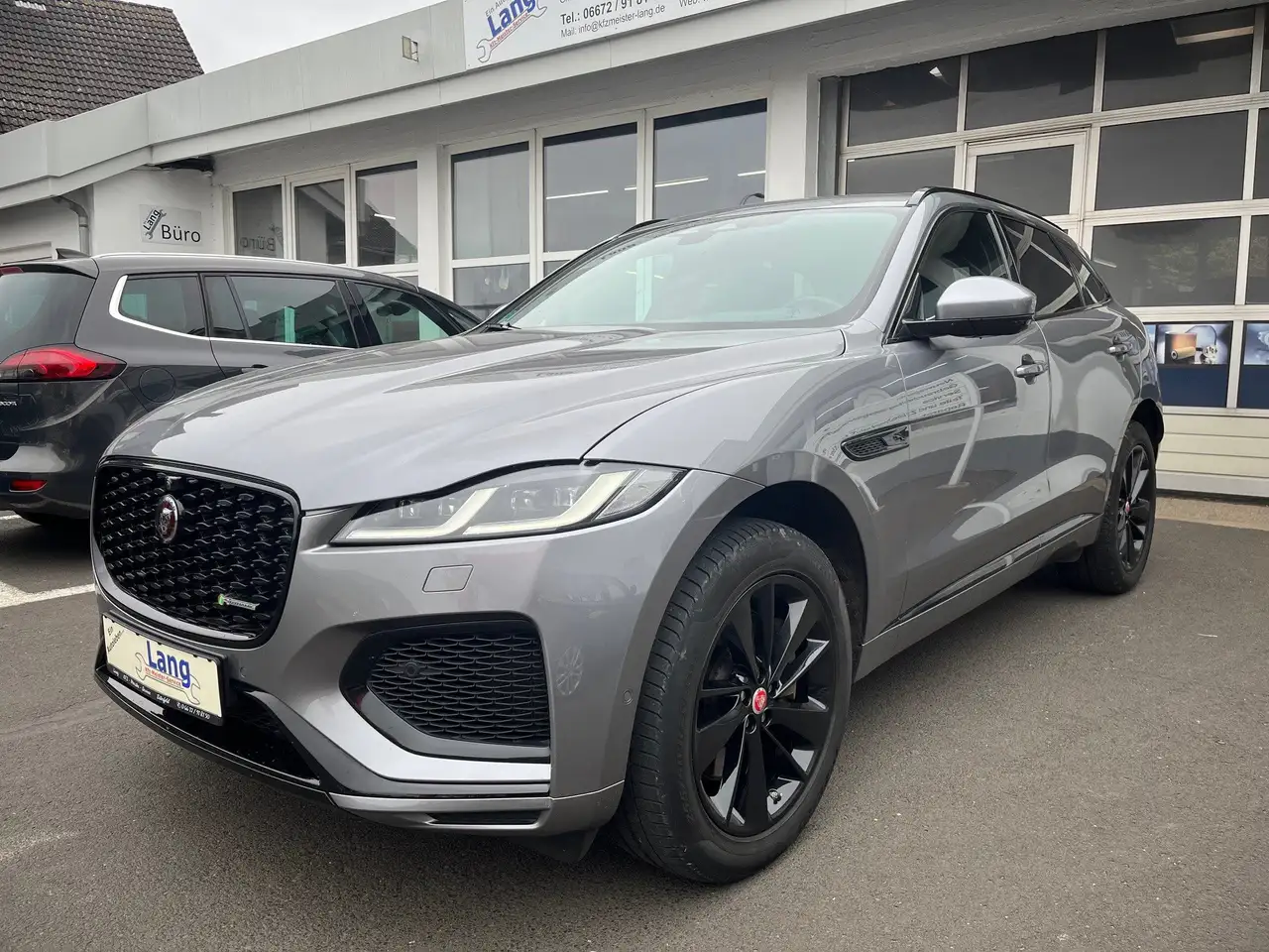 F-PaceP400 AWD R-Dynamic SE AHK 8FACH VOLLAUSSTATTUNG