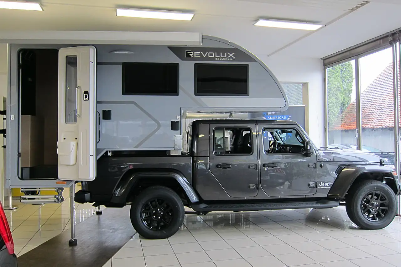 Gladiator3,0 V6 AT8 4WD Overland REVOLUX
