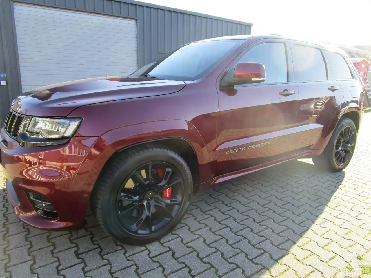 Grand Cherokee6.4 V8 HEMI SRT mit Gasanlage