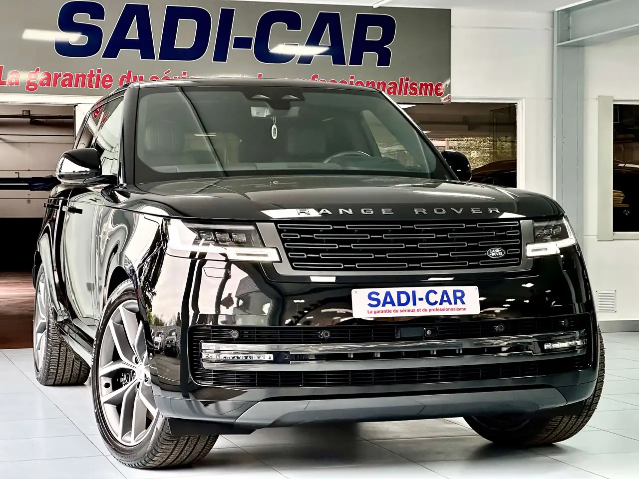 Range Rover3.0 P550 PHEV HSE (404 kW) - FULL OPTIONS