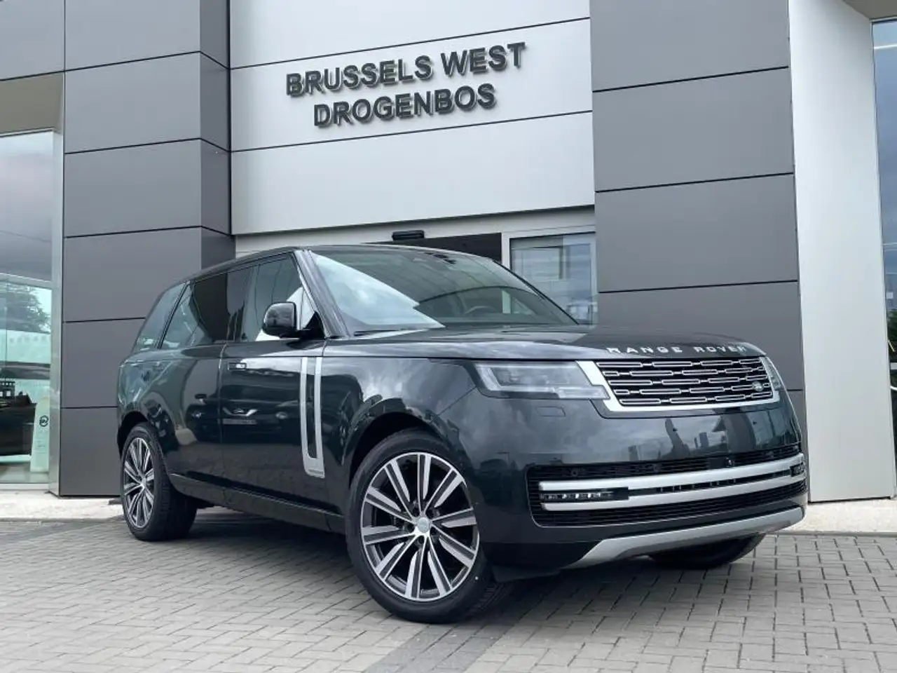 Range RoverD350 Autobiography LWB 7 Seats