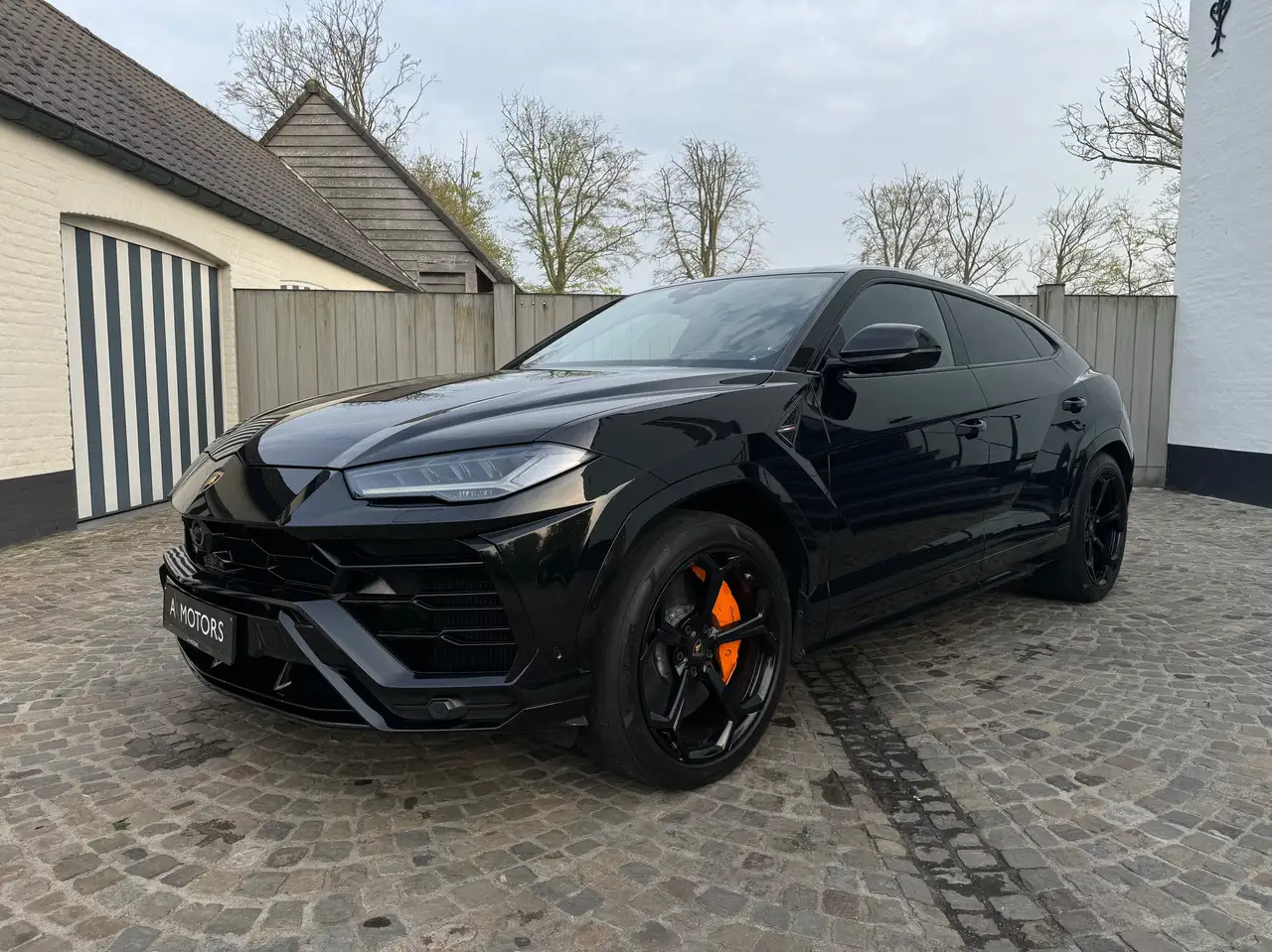 Urus4.0 BiTurbo V8 - Akrapovic - Pano - Softclose