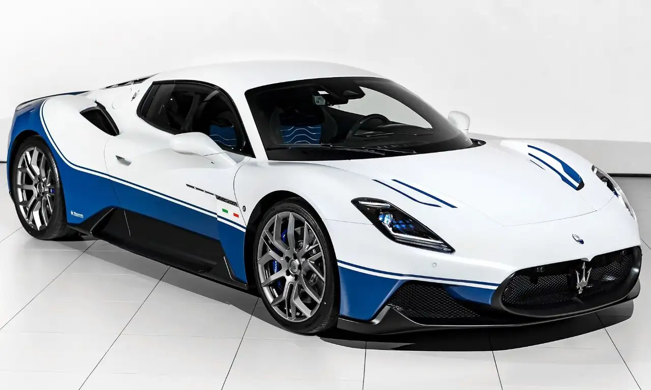 MC203.0 V6 Biturbo Icona Special Edition 630ch - 1of20