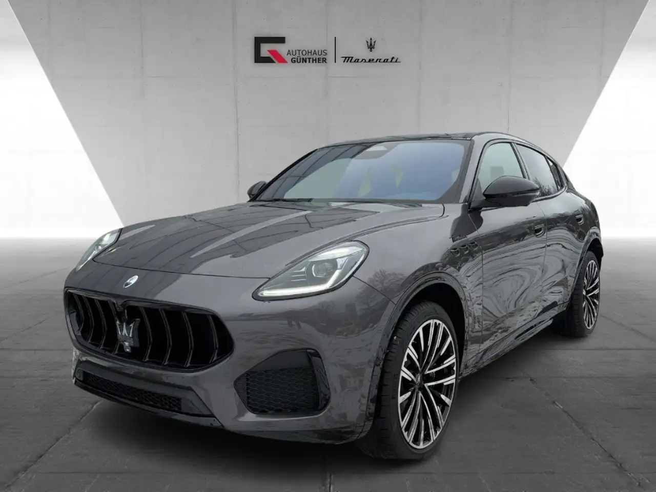 GrecaleModena MY25 330PS AWD - PANO - 360°- 21 Zoll