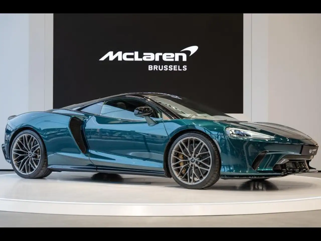 GTLuxe with 1 year McLaren Warranty