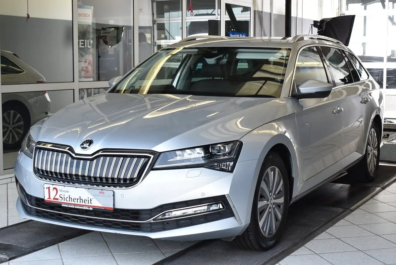 SuperbCombi 1.4TSI Style iV DSG*LED*SHZ*Leder