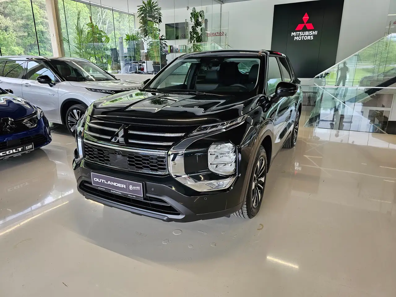 Outlander2,4 PHEV S-AWC Invite
