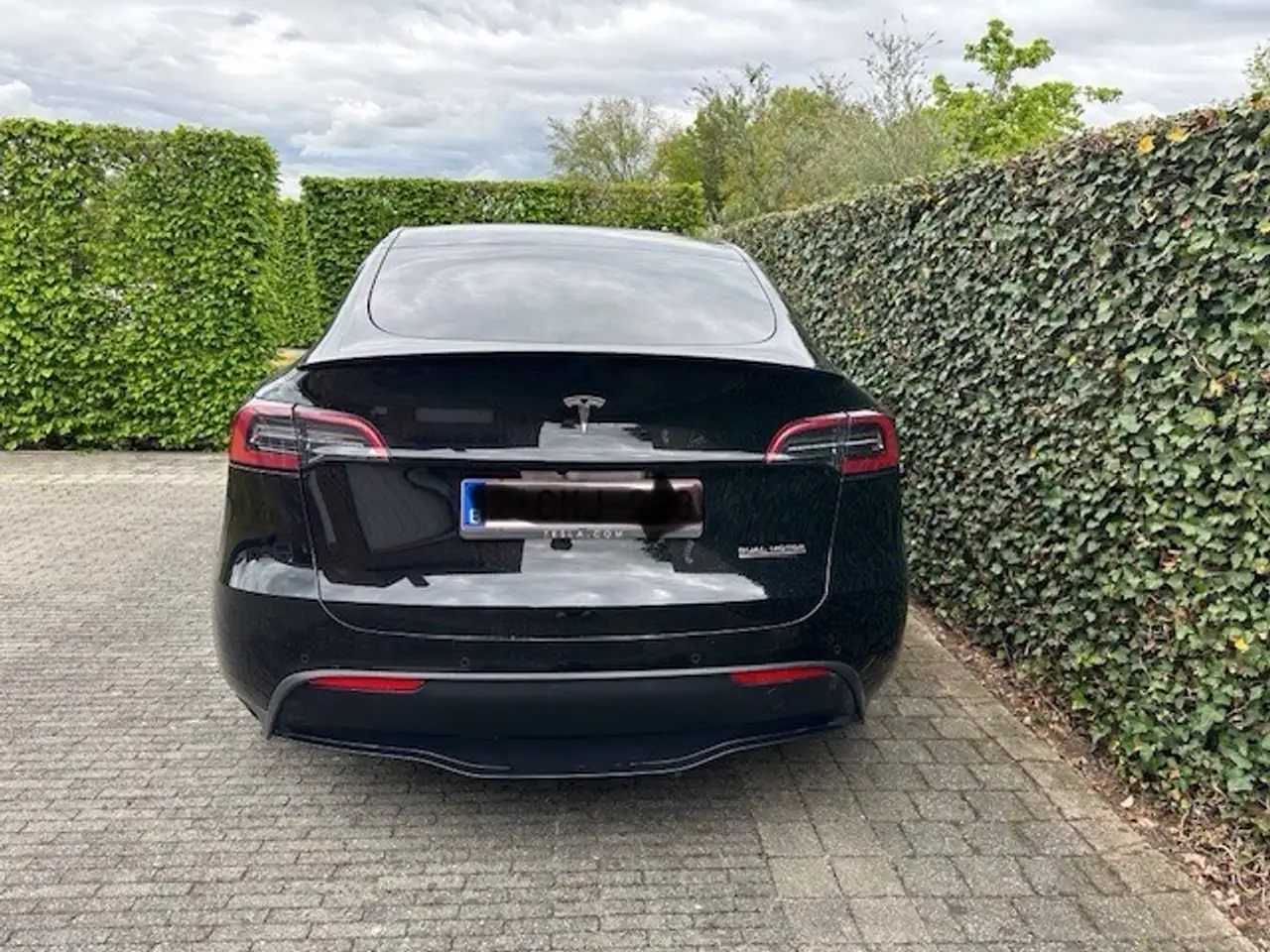 Model YPerformance.Dual Motor AWD Enhanced Auto Pilot