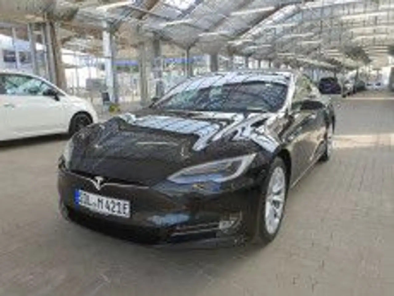 Model S75D Top Zustand Autopilot