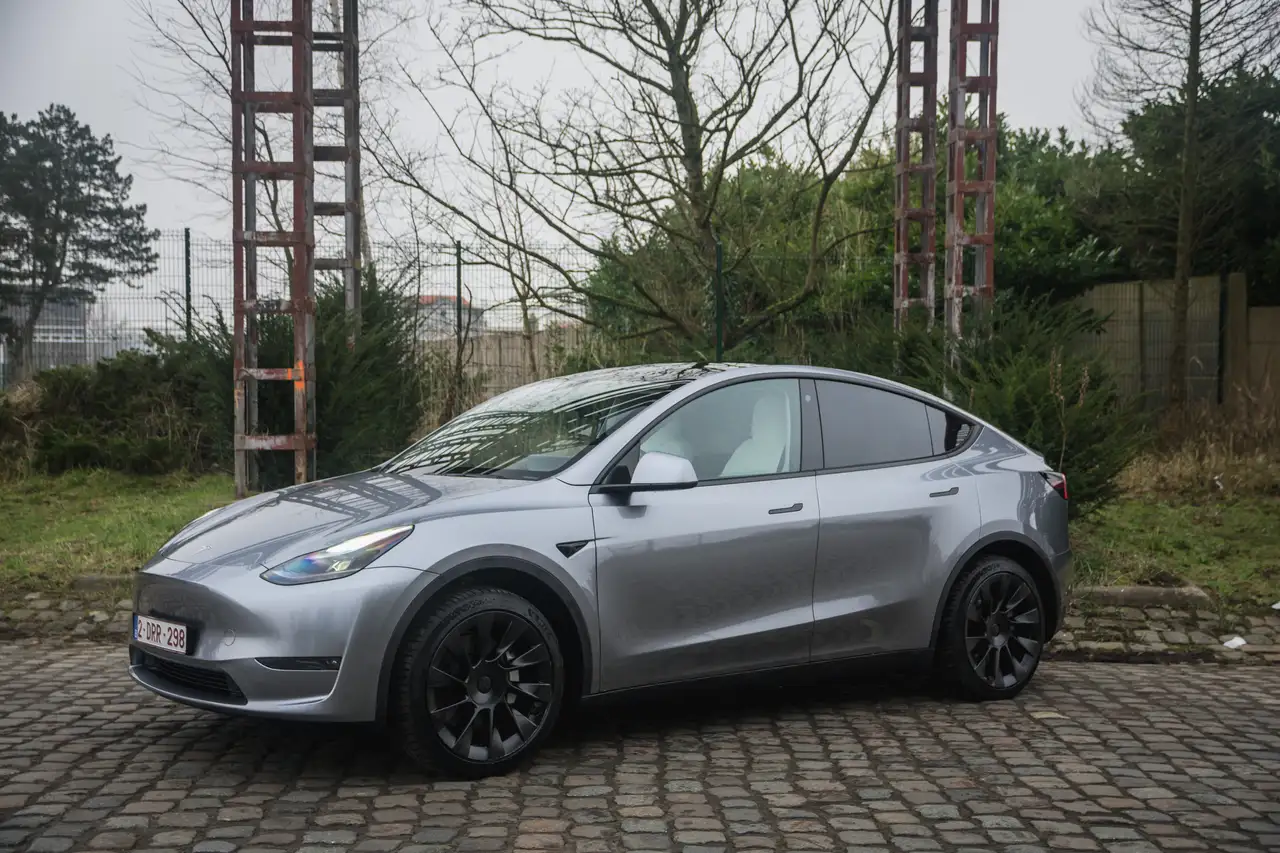 Model YModel Y Long Range Dual Motor AWD