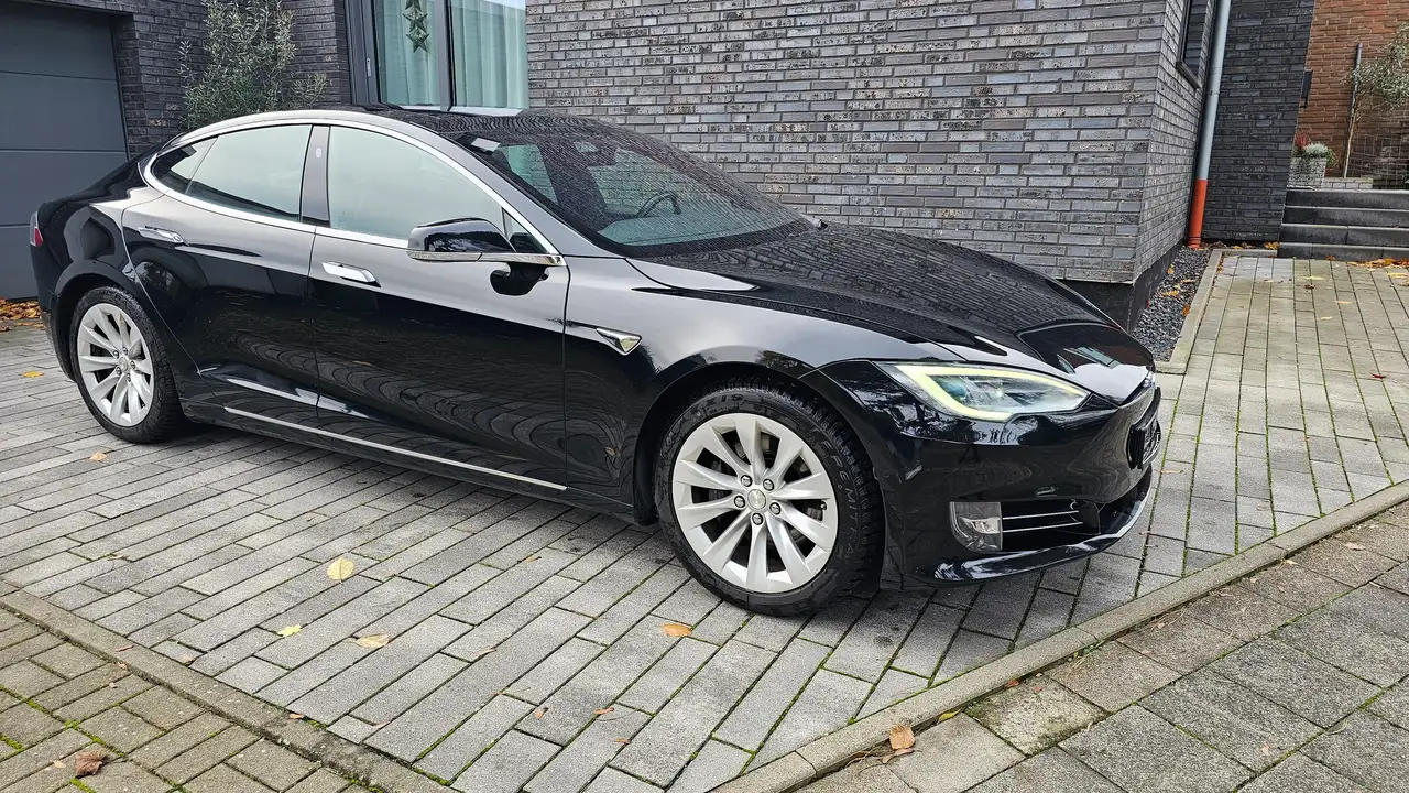 Model S75D Allradantrieb Panoramadach Auto Pilot