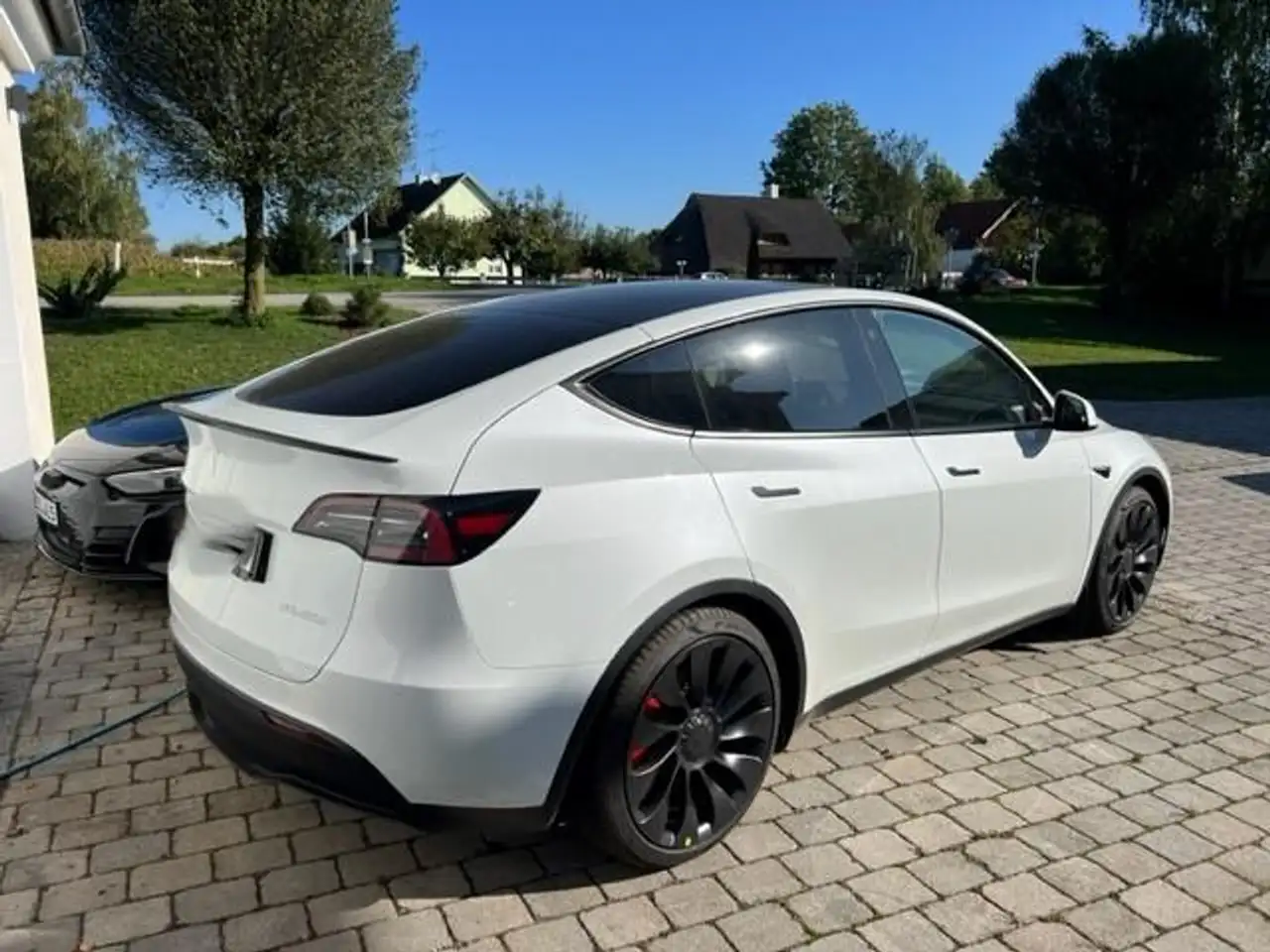 Model YPerformance AWD Dt. Modell SOFORT