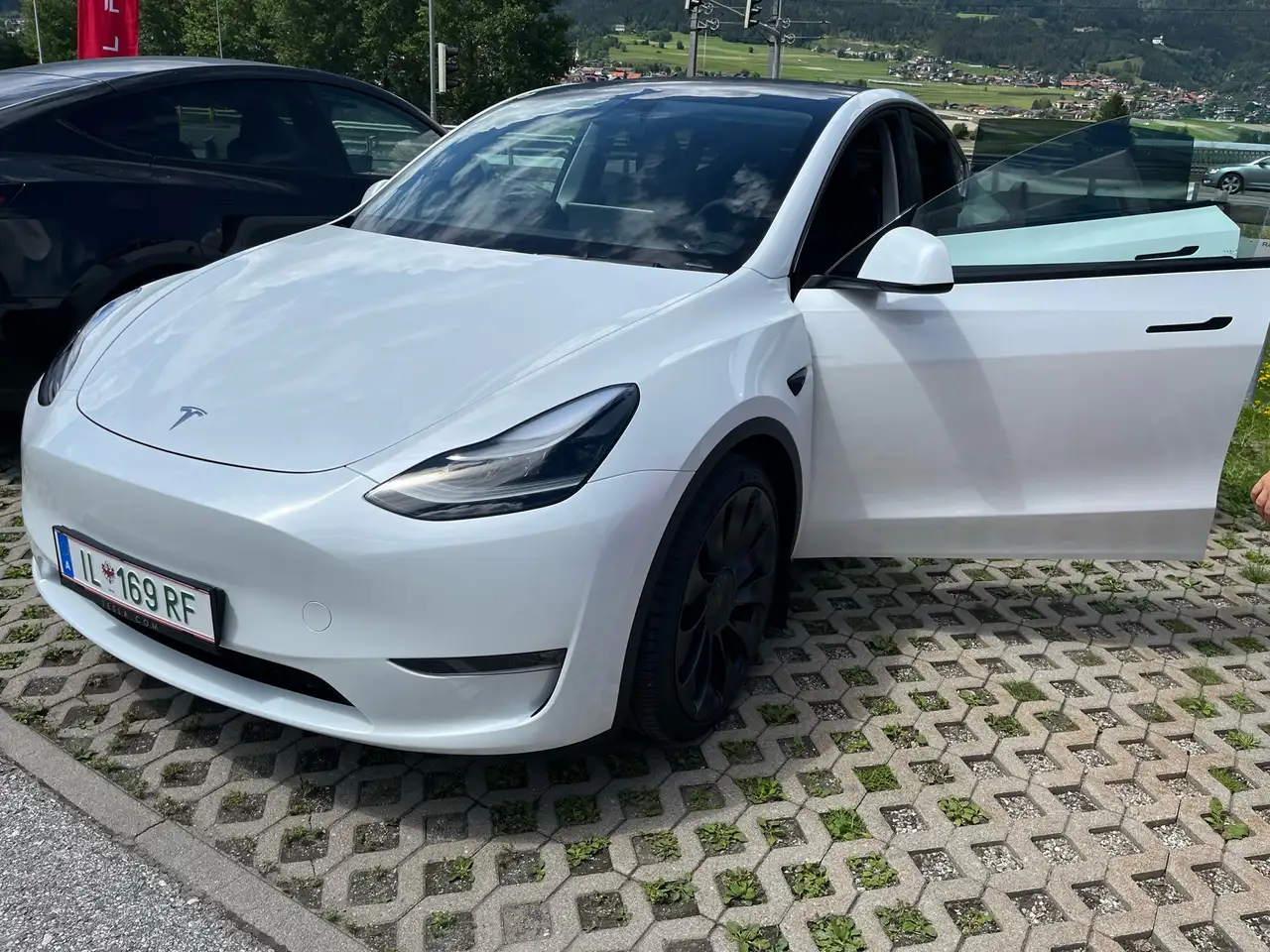 Model YAWD 79kWh Performance