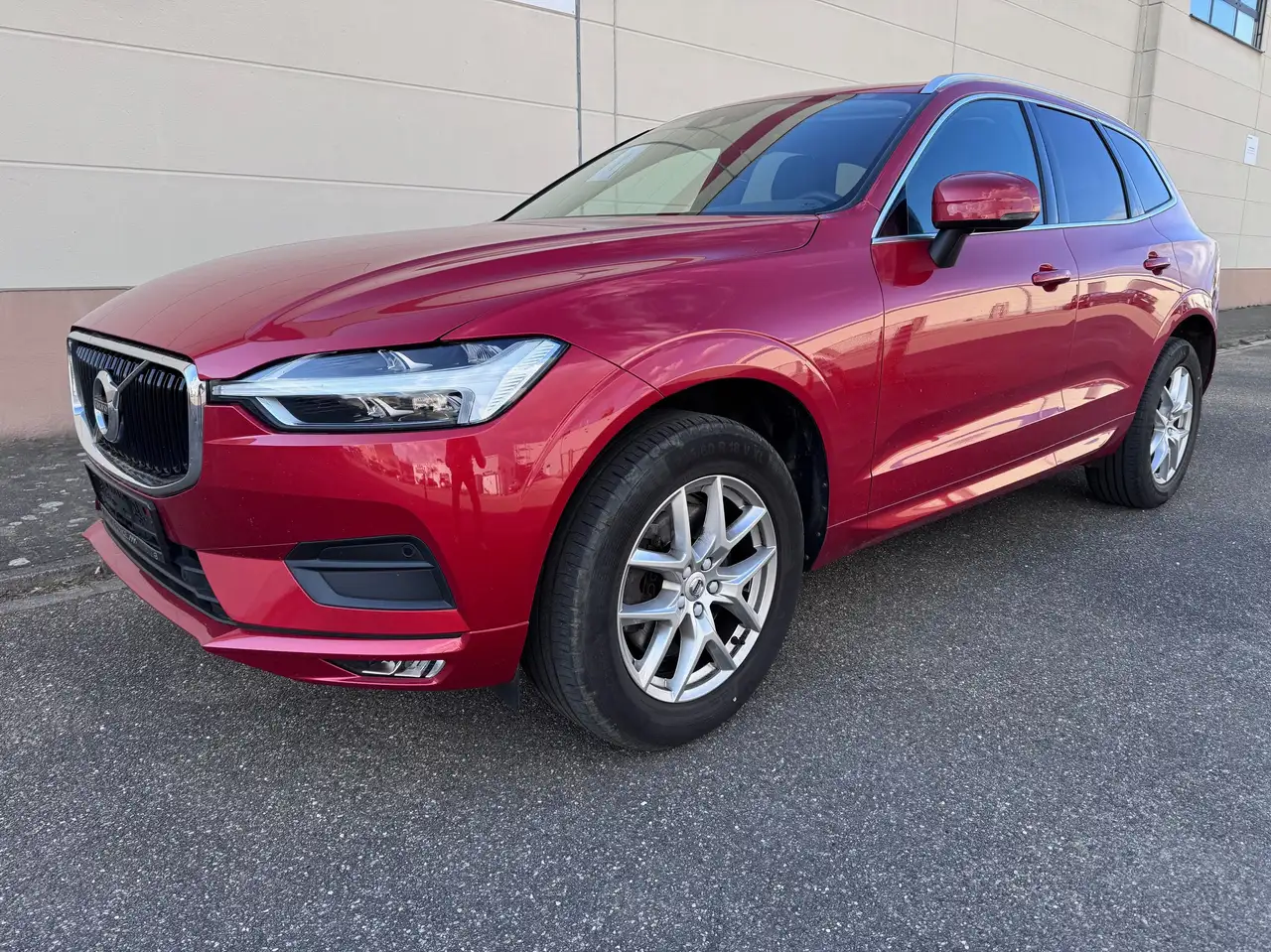 XC60Momentum Pro AWD  NAVI + LED + harman/kardon + AHK