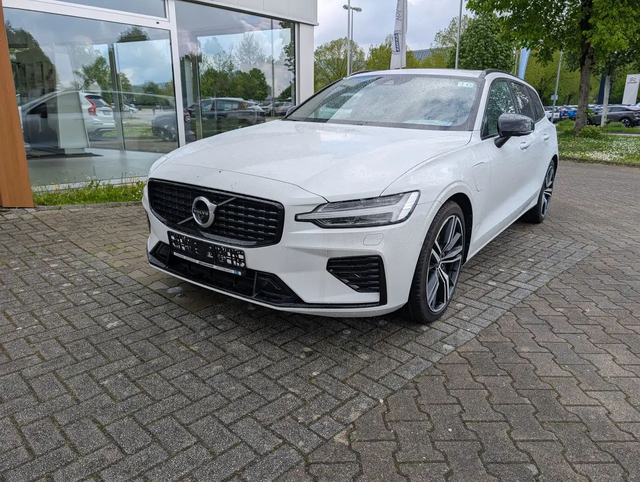 V60V60 T8 AWD Recharge Geartronic RDesign