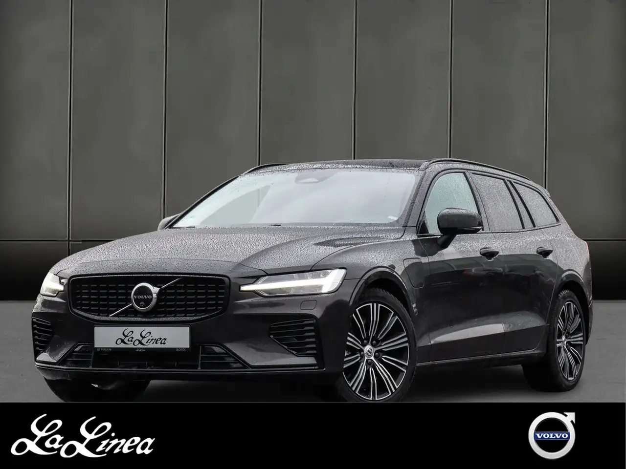 V60T6 AWD Plus Dark Recharge Plug-In Hybrid
