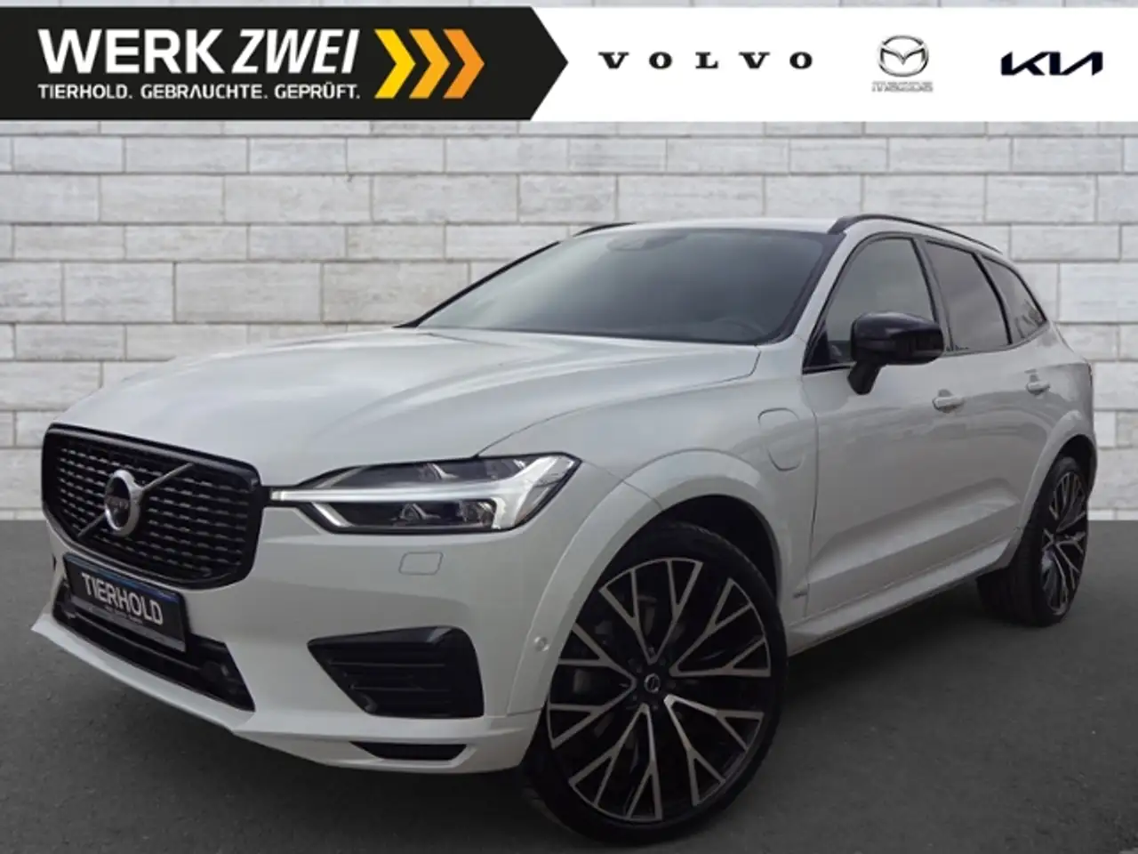 XC60T6 R Design Plug-In ACC HUD PANO 22" 360°